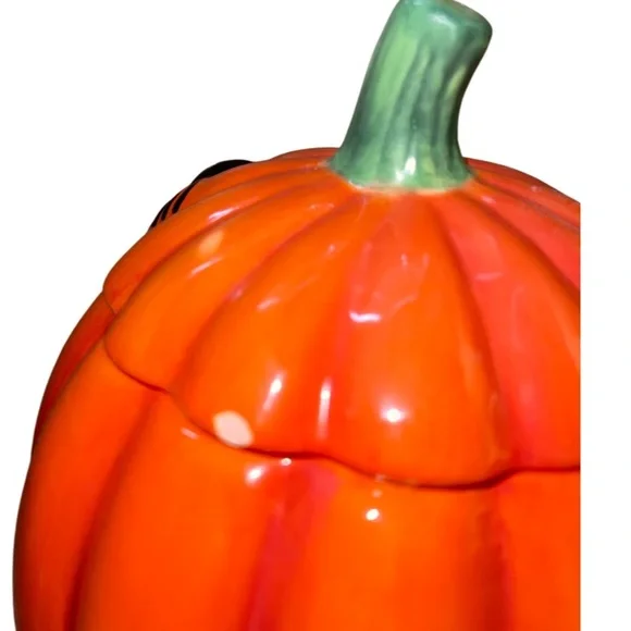 Halloween Ceramic Jack O’ Lantern by Hallmark: Candy Storage: Decoration - Picture 4 of 5